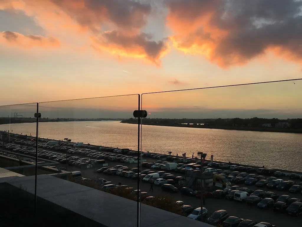 Kaai11 - Lofts & Suites With A View أنتويرب